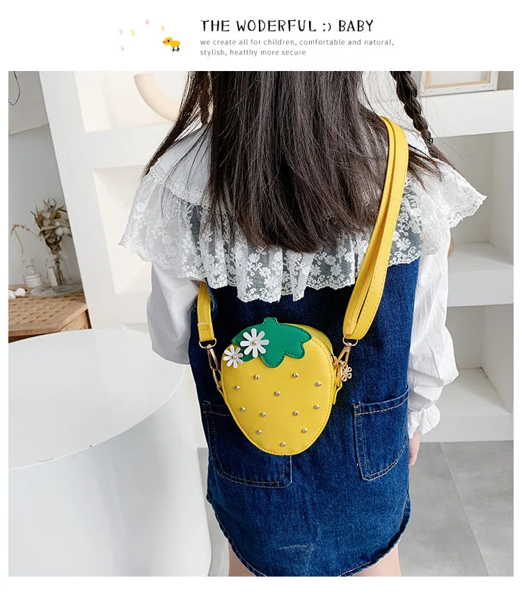 Lovely Children's Strawberry Crossbody Bags Cute Baby Accessories Mini Shoulder Bag Fashion PU Leather Girls Rivet Coin Purse