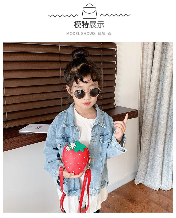 Lovely Children's Strawberry Crossbody Bags Cute Baby Accessories Mini Shoulder Bag Fashion PU Leather Girls Rivet Coin Purse
