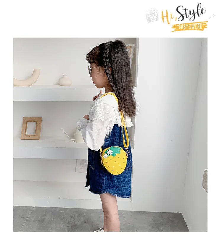 Lovely Children's Strawberry Crossbody Bags Cute Baby Accessories Mini Shoulder Bag Fashion PU Leather Girls Rivet Coin Purse