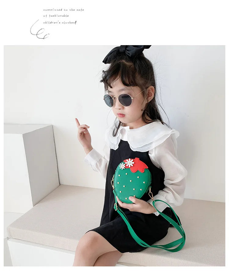 Lovely Children's Strawberry Crossbody Bags Cute Baby Accessories Mini Shoulder Bag Fashion PU Leather Girls Rivet Coin Purse