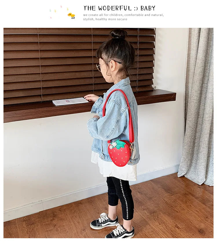 Lovely Children's Strawberry Crossbody Bags Cute Baby Accessories Mini Shoulder Bag Fashion PU Leather Girls Rivet Coin Purse