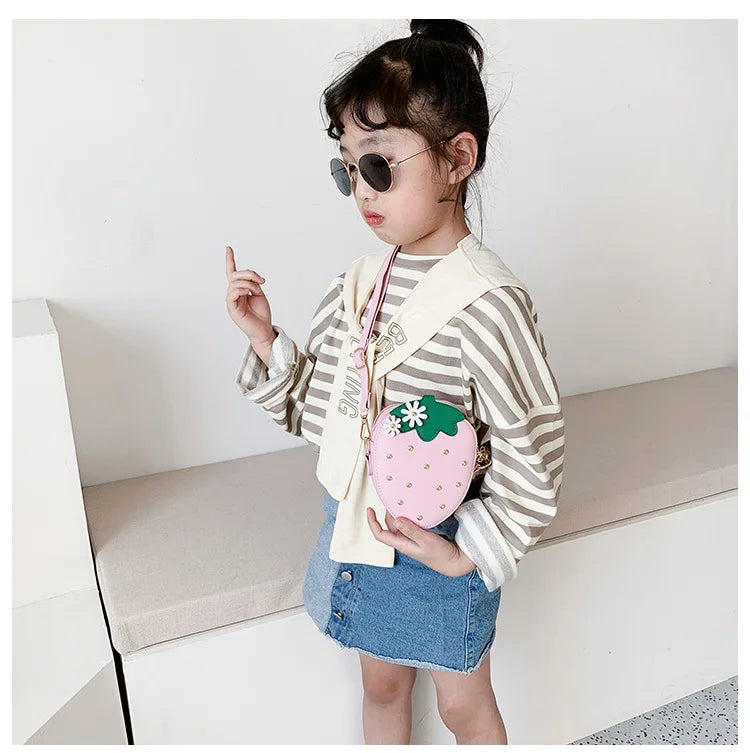 Lovely Children's Strawberry Crossbody Bags Cute Baby Accessories Mini Shoulder Bag Fashion PU Leather Girls Rivet Coin Purse