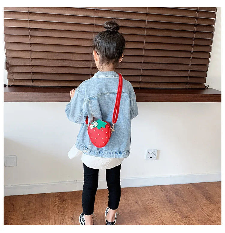 Lovely Children's Strawberry Crossbody Bags Cute Baby Accessories Mini Shoulder Bag Fashion PU Leather Girls Rivet Coin Purse