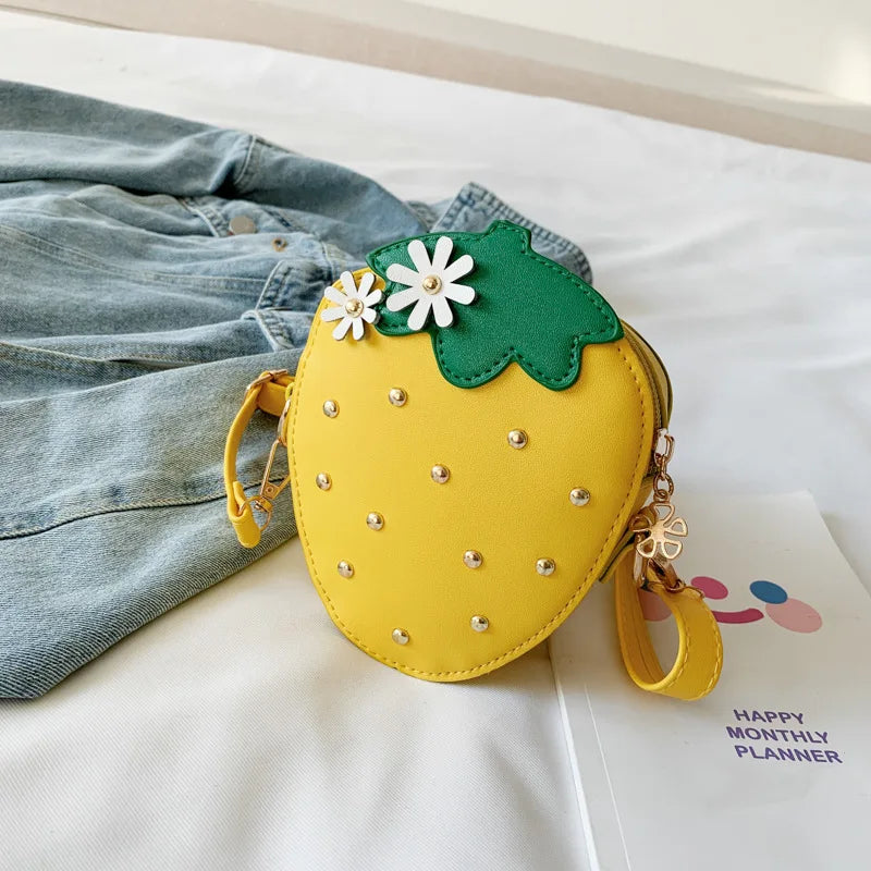 Lovely Children's Strawberry Crossbody Bags Cute Baby Accessories Mini Shoulder Bag Fashion PU Leather Girls Rivet Coin Purse