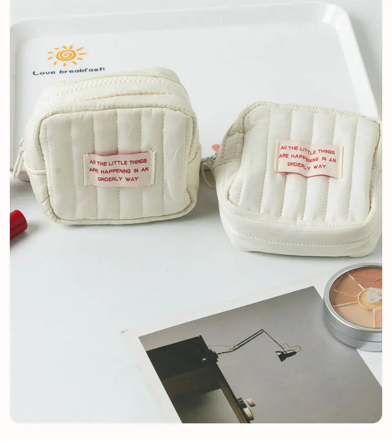 HOMEFISH Korean Square Small Makeup Bag Student Small Earphones Zero Wallet Girl Portable Lipstick Storage Bags