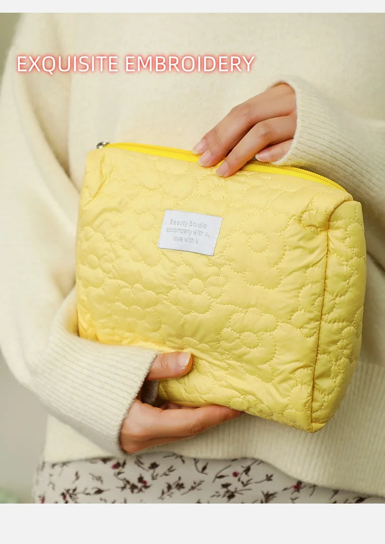 Embroidery Large-Capacity Cosmetic Bag Waterproof Portable Storage Bag Travel Makeup Pouch